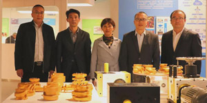 機電·新聞｜校友曹小維向中國輕工業(yè)博物館捐贈展品